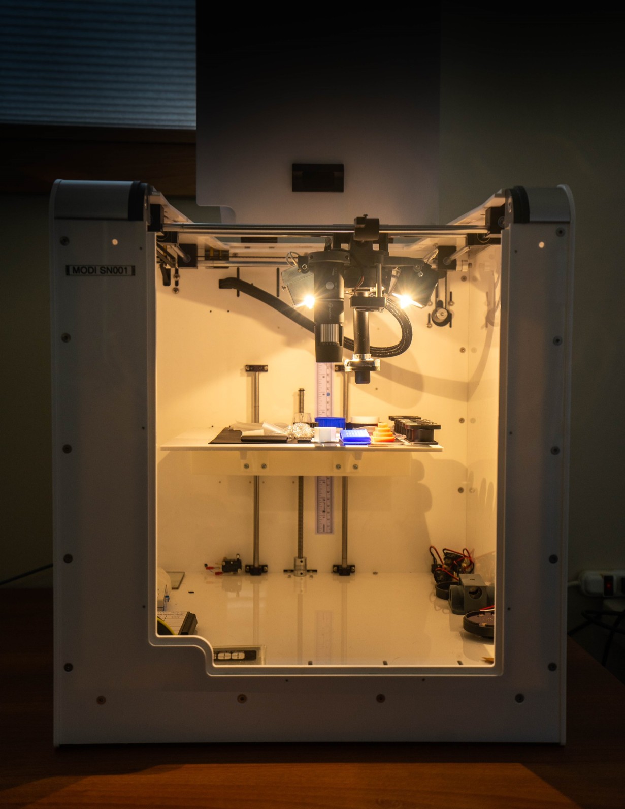 MODI Scanner with lights on